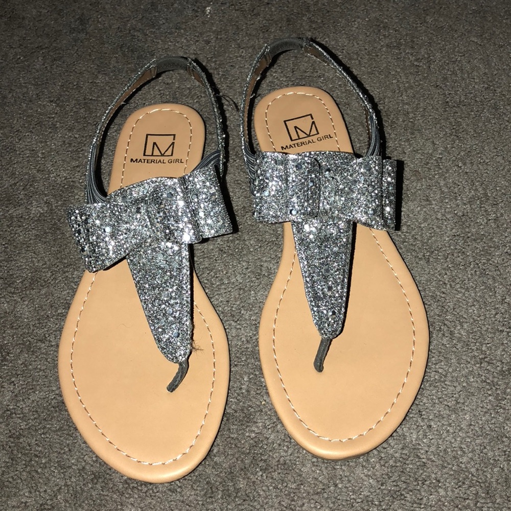 Sandals size 7 brand new.